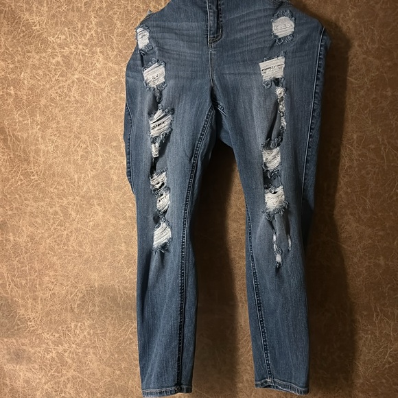 Torrid size 20s bombshell distressed skinny jeans. Very good condition. - Picture 2 of 4